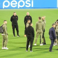 Nogometaši Milana prošetali su maksimirskim travnjakom, ali trenirali nisu