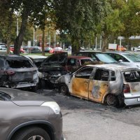 Izgorjeli automobili na parkiralištu u Novom Zagrebu