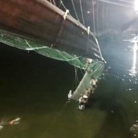Srušio se viseći most u Indiji