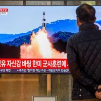 Sjeverna Koreja je ispalila niz raketa izazvavši uzbunu kod južnog susjeda