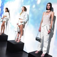 Prezentacija Rebecce Minkoff na Tjednu mode u New Yorku jesen 2022 (1)