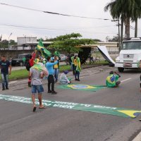 Bolsonarovi pristaše blokirali ceste