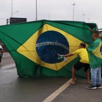 Bolsonarovi pristaše blokirali ceste