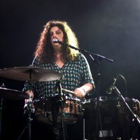 Mimi Parker i bend Low