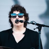 Mimi Parker i bend Low