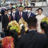 Xi Jinping sa suprugom