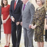 Kraljica Letizia sa bivšim kraljem Juan Carlosom i kraljicom Sofijom