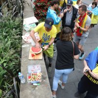 Ukrajinci u Australiji lubenicom proslavili oslobađanje Hersona