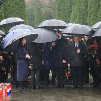 Odavanje počasti žrtvama Vukovara polaganjem vijenaca