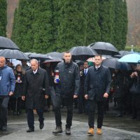 Odavanje počasti žrtvama Vukovara polaganjem vijenaca