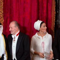 Bivši španjolski kralj Juan Carlos, šeik Hamad bin Khalifa Al-Thani, Moza bint Nasser Al-Missned i tada još princ Felipe