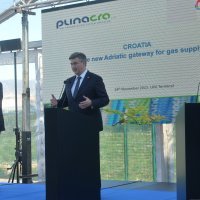 Andrej Plenković s Karlom Nehammerom i Markusom Soderom u posjeti LNG terminalu