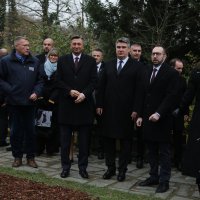 Borut Pahor darovao pčelinjak zagrebačkom Zoološkom vrtu