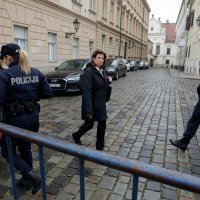 Policija pred Vladom