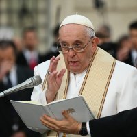 Papa Franjo zaplakao tijekom tradicionalne molitve u Rimu