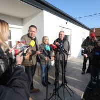 Primopredaja novoizgrađenih zamjenskih kuća na Banovini