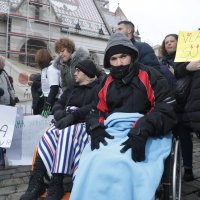 Prosvjed UdrugeProsvjed Udruge obitelji djece s teskocama u razvoju i osoba s invaliditetom obitelji djece s teškoćama u razvoju i osoba s invaliditetom Sjena