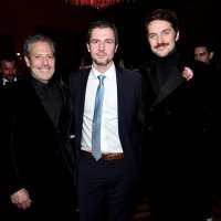 Lucas Bravo i kolege iz serije