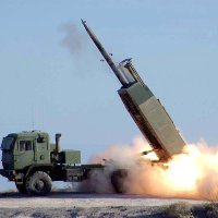 Ispaljivanje projektila iz HIMARS sustava M142 - Wikimedia - Ministarstvo obrane SAD-a