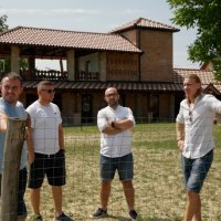 Domagoj Vida, Luka Mandić, Dimitrije i Dragan Simonović_crna svinja