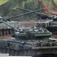 Tenk T-90