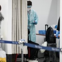 Testiranje kineskih putnika u zračnoj luci u Milanu