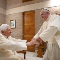 Bivši papa Benedikt XVI. i papa Franjo
