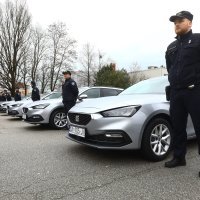 Davor Božinović na primopredaji specijalnih policijskih vozila za prijevoz pasa