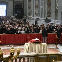 Odavanje počasti bivšem papi Benediktu XVI.