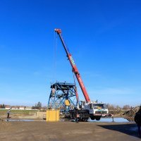 Četiri osobe ozlijeđene pri padu velike lučke dizalice