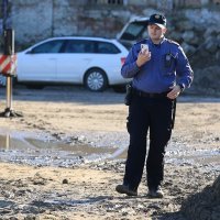 Četiri osobe ozlijeđene pri padu velike lučke dizalice