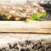 Kamen, drvo i cigla s fotonaponskim ćelijama tvrtke Dyaqua