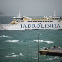 Snažno jugo ometa pomorski promet