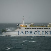 Snažno jugo ometa pomorski promet