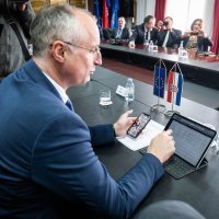 Ivica Puljak i zajednica ponuditelja potpisuju ugovor o uvođenju sustava inteligentnog prometa u Splitu