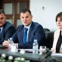 Ivica Puljak i predstavnici odabrane Zajednice ponuditelja KING ICT d.o.o. Plamenko Barišić (King ICT), Gordana Kovačević (Ericsson Nikola Tesla d.d.) i Ivica Puljak, gradonačelnik Splita