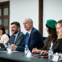 Ivica Puljak i predstavnici odabrane Zajednice ponuditelja KING ICT d.o.o. Plamenko Barišić (King ICT), Gordana Kovačević (Ericsson Nikola Tesla d.d.) i Ivica Puljak, gradonačelnik Splita