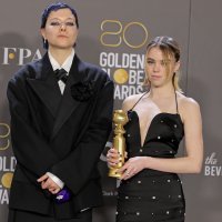 Emma D'Arcy i Milly Alcock