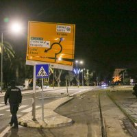 Putnički vlak prošao kroz kolodvor i naletio na kombi