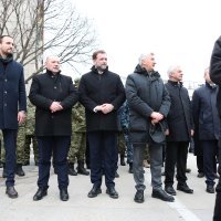 Zadar: Održan mimohod pripadnika OSRH i MUP-a s ratnim zastavama povodom 30. obljetnice VRO Maslenica