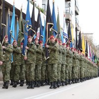 Zadar: Održan mimohod pripadnika OSRH i MUP-a s ratnim zastavama povodom 30. obljetnice VRO Maslenica