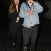 Riley Keough i Ben Smith-Petersen