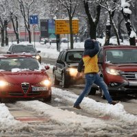 Na karlovačkom području snijeg je prouzročio probleme u prometu