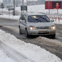 Na karlovačkom području snijeg je prouzročio probleme u prometu