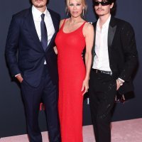 Pamela Anderson sa sinovima