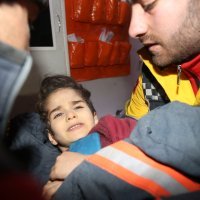 Petogodišnja Mir Berzan Bagis, s majkom i ocem spašena je 73 sata nakon potresa
