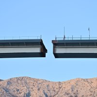 Spajanje mosta kod Omiša