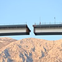 Spajanje mosta kod Omiša