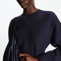 COS Crossbody torbica