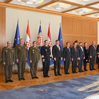 Milanović uručio prve časničke činove